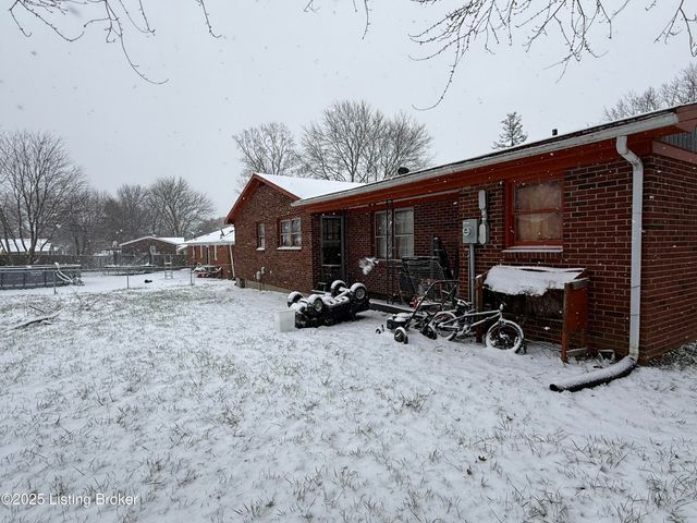 1047 Red Bird Ct, Shelbyville, KY 40065