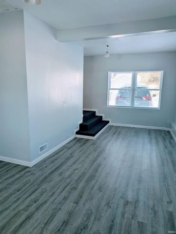 1215 E Borley Avenue, Mishawaka, IN 46545