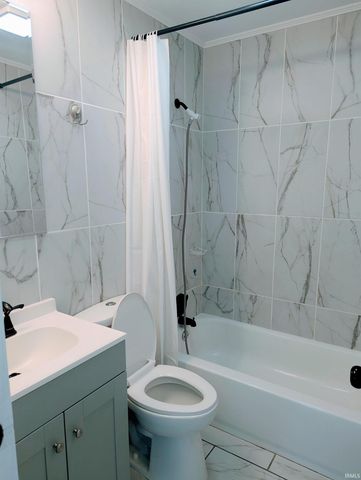 1215 E Borley Avenue, Mishawaka, IN 46545