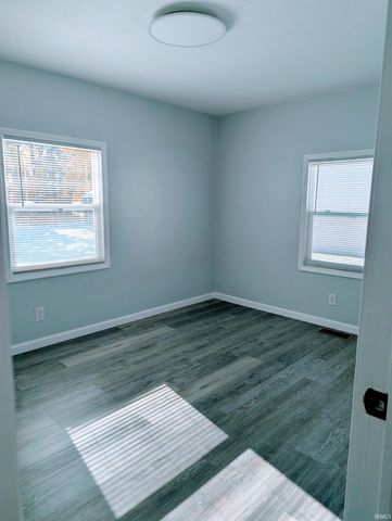 1215 E Borley Avenue, Mishawaka, IN 46545