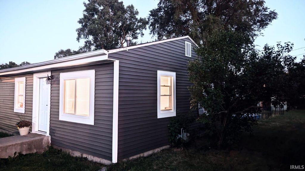 1215 E Borley Avenue, Mishawaka, IN 46545