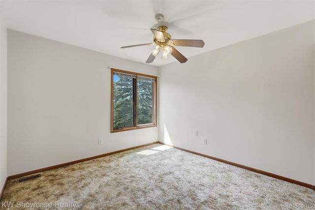 42289 Saratoga Circle 8, Canton Charter Township, MI 48187