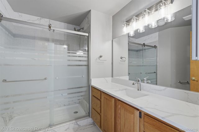 42289 Saratoga Circle 8, Canton Charter Township, MI 48187