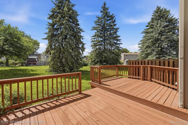 42289 Saratoga Circle 8, Canton Charter Township, MI 48187