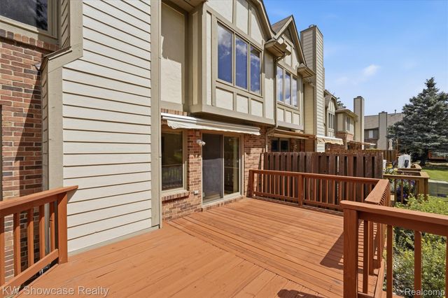 42289 Saratoga Circle 8, Canton Charter Township, MI 48187