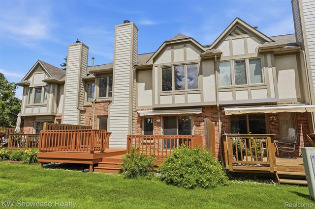 42289 Saratoga Circle 8, Canton Charter Township, MI 48187