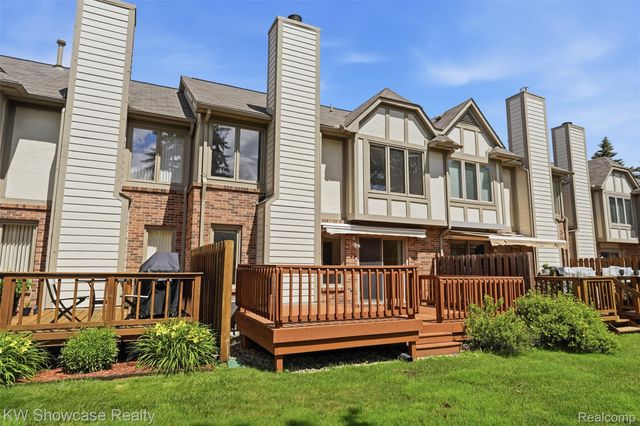 42289 Saratoga Circle 8, Canton Charter Township, MI 48187