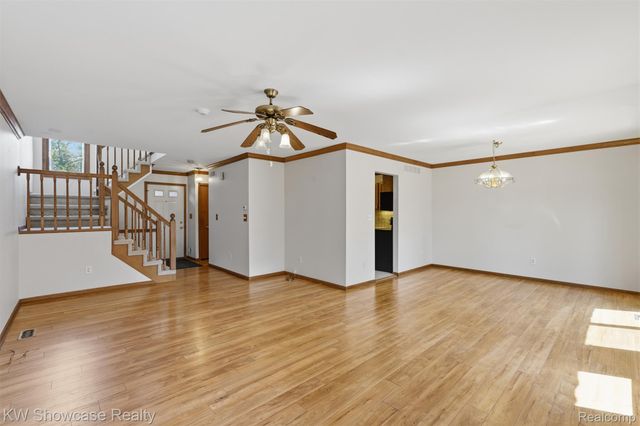 42289 Saratoga Circle 8, Canton Charter Township, MI 48187