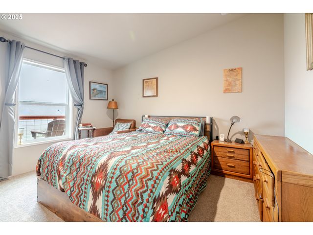 30610 SANTIAM Hwy, Lebanon, OR 97355