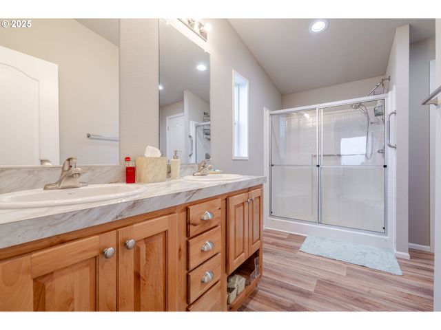 30610 SANTIAM Hwy, Lebanon, OR 97355