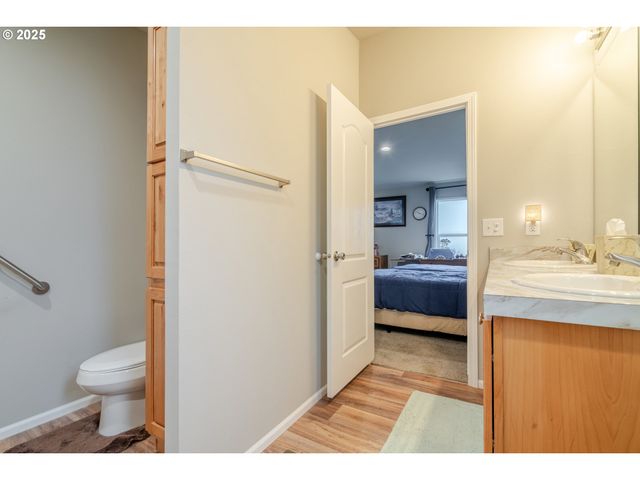 30610 SANTIAM Hwy, Lebanon, OR 97355