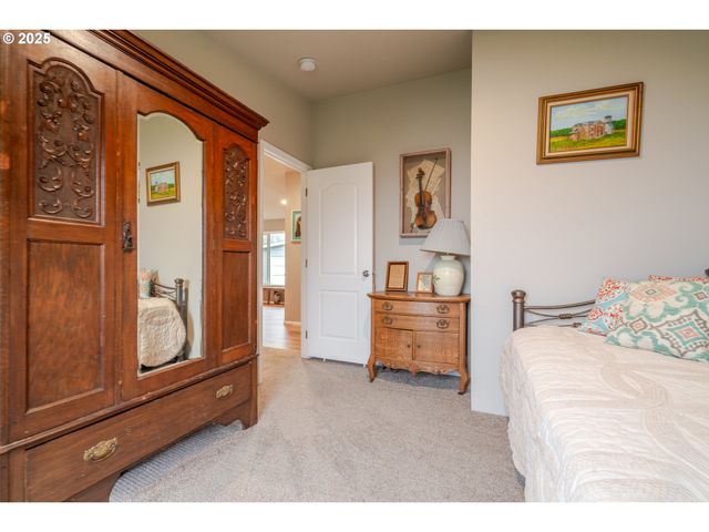 30610 SANTIAM Hwy, Lebanon, OR 97355