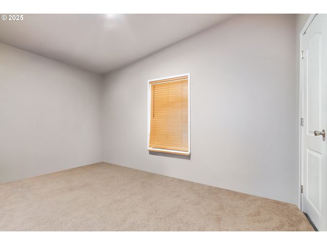 30610 SANTIAM Hwy, Lebanon, OR 97355