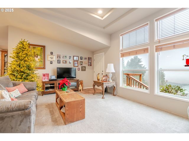 30610 SANTIAM Hwy, Lebanon, OR 97355