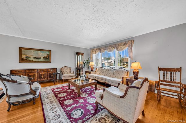 600 Astor Street, Elmont, NY 11003