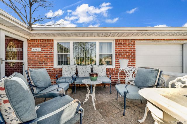 600 Astor Street, Elmont, NY 11003