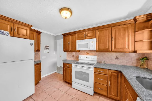 600 Astor Street, Elmont, NY 11003