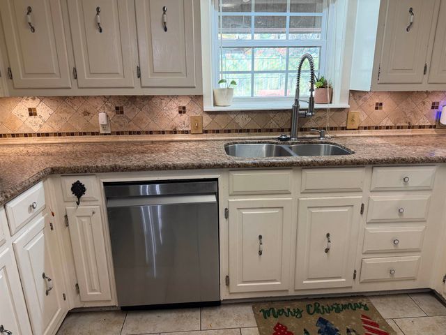 2090 Fort Drive, Longview, TX 75604