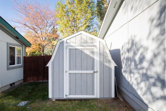 805 Oakwood Drive, Belgrade, MT 59714