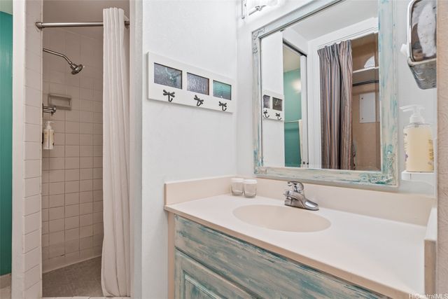 444 Kanekapolei Street 208, Honolulu, HI 96815