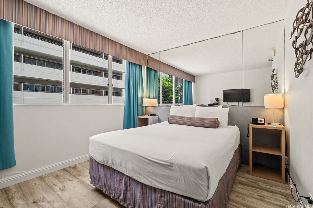 444 Kanekapolei Street 208, Honolulu, HI 96815