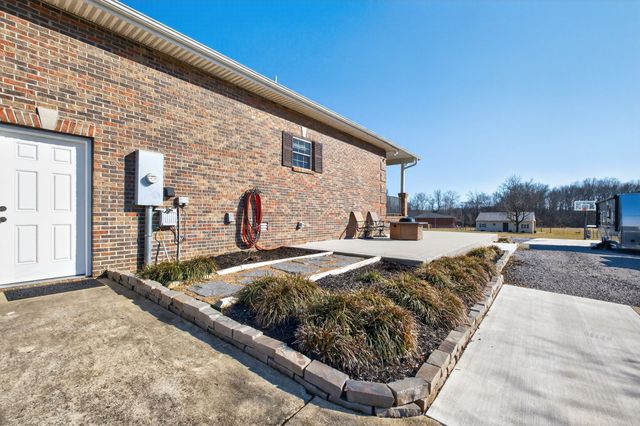 441 Matts Hollow Rd, Manchester, TN 37355