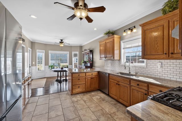 441 Matts Hollow Rd, Manchester, TN 37355