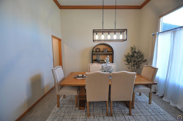 7809 SW 26th ST, Topeka, KS 66614