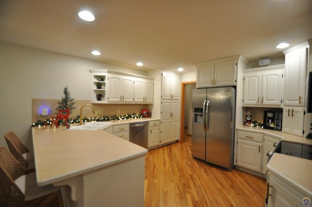 7809 SW 26th ST, Topeka, KS 66614