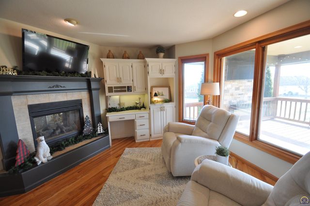 7809 SW 26th ST, Topeka, KS 66614