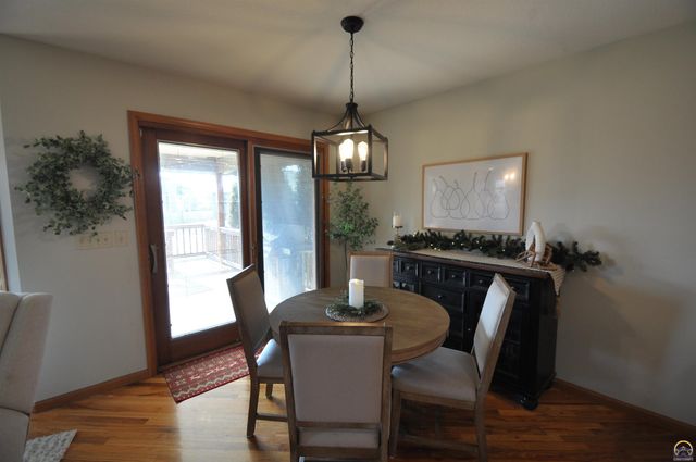 7809 SW 26th ST, Topeka, KS 66614