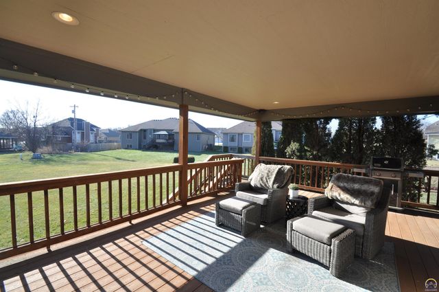 7809 SW 26th ST, Topeka, KS 66614