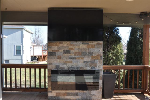 7809 SW 26th ST, Topeka, KS 66614