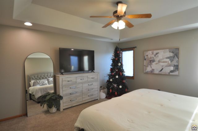 7809 SW 26th ST, Topeka, KS 66614