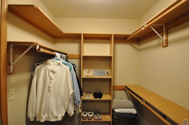 7809 SW 26th ST, Topeka, KS 66614