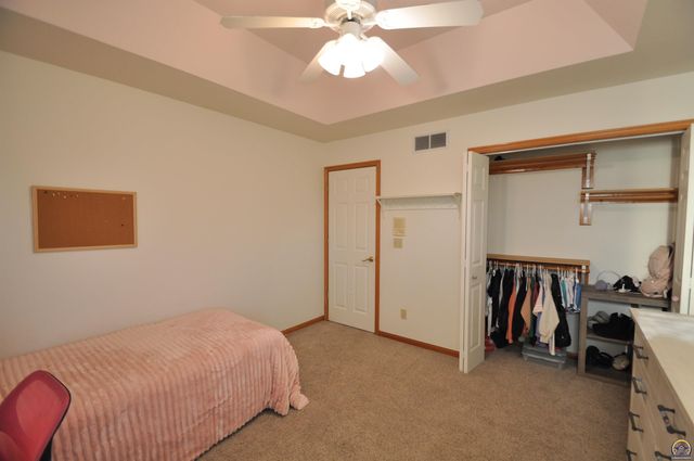 7809 SW 26th ST, Topeka, KS 66614