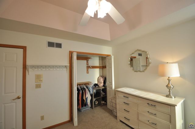 7809 SW 26th ST, Topeka, KS 66614