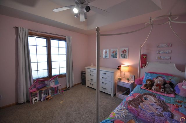 7809 SW 26th ST, Topeka, KS 66614