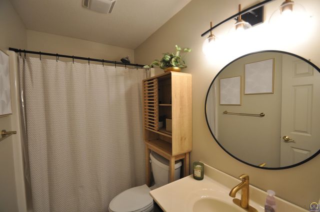 7809 SW 26th ST, Topeka, KS 66614