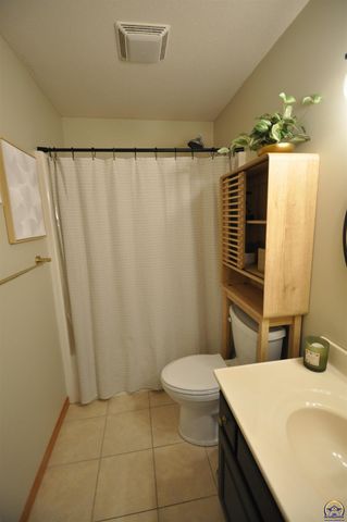 7809 SW 26th ST, Topeka, KS 66614