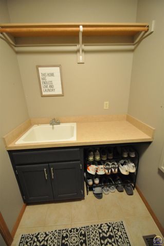 7809 SW 26th ST, Topeka, KS 66614