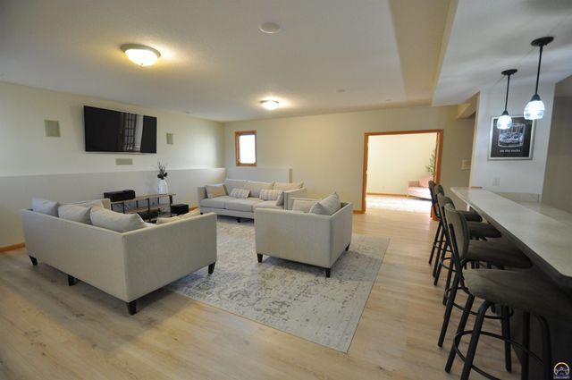 7809 SW 26th ST, Topeka, KS 66614