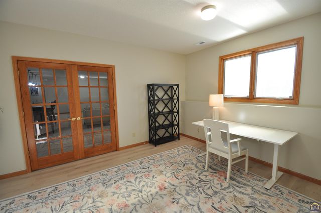 7809 SW 26th ST, Topeka, KS 66614