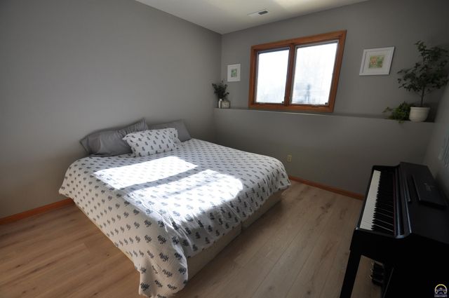 7809 SW 26th ST, Topeka, KS 66614