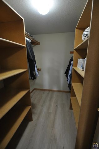 7809 SW 26th ST, Topeka, KS 66614