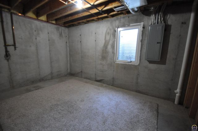 7809 SW 26th ST, Topeka, KS 66614