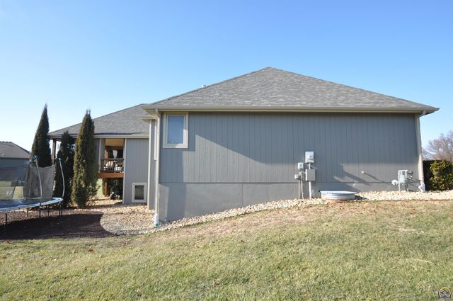 7809 SW 26th ST, Topeka, KS 66614