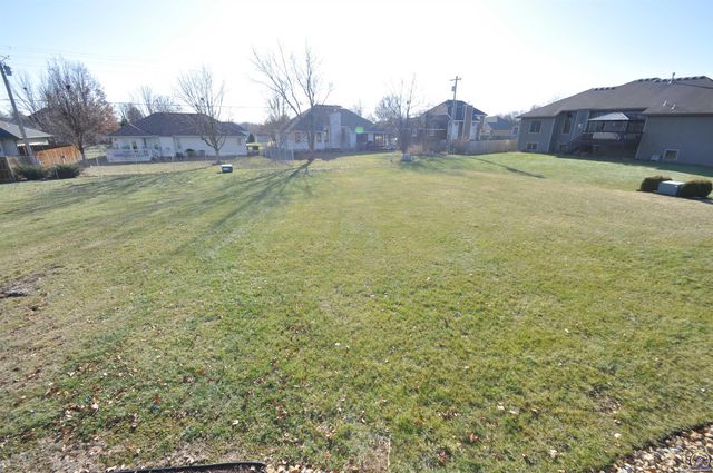 7809 SW 26th ST, Topeka, KS 66614