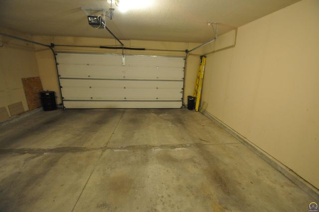 7809 SW 26th ST, Topeka, KS 66614