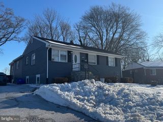 16001 CREST DR, Woodbridge, VA 22191